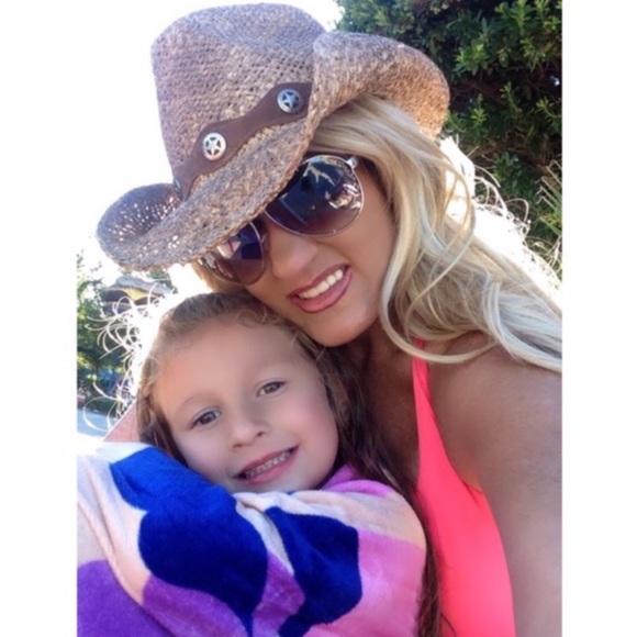 #2 ♥️Meet Your Posher, Melinda♥️Posh Ambassador♥️ - Picture 4 of 10